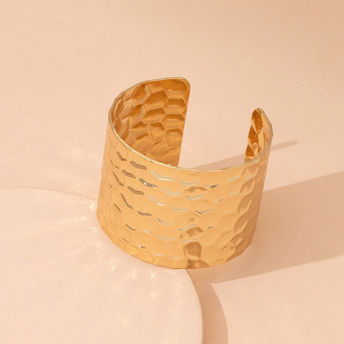 Wholesale Bracelet Alloy Impact Texture Gold Wide Faced Opening JDC-BT-AYN024
