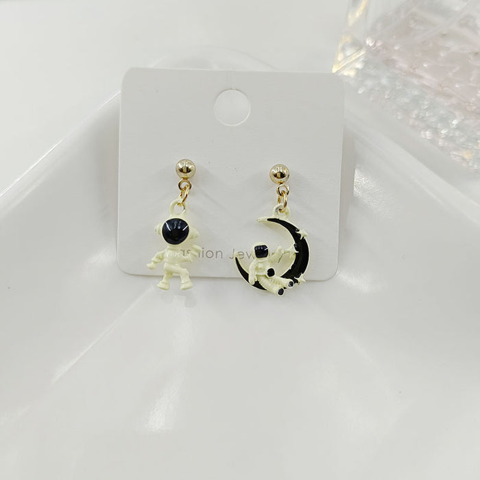 Jewelry WholesaleWholesale star moon astronaut asymmetric S925 silver needle Earrings JDC-ES-HZQ009 Earrings 青之荷 %variant_option1% %variant_option2% %variant_option3%  Factory Price JoyasDeChina Joyas De China