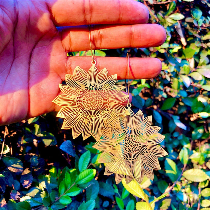 Wholesale Earrings Metal Hollow Sunflower Pendant MOQ≥2 JDC-ES-TingYue011
