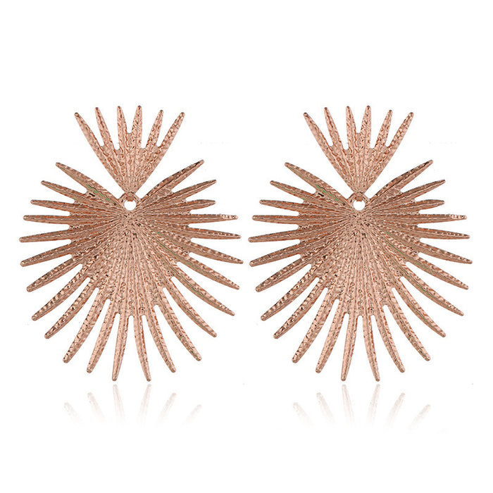 Wholesale Earrings Metal Exaggerated Scallop MOQ≥2 JDC-ES-GYUE002
