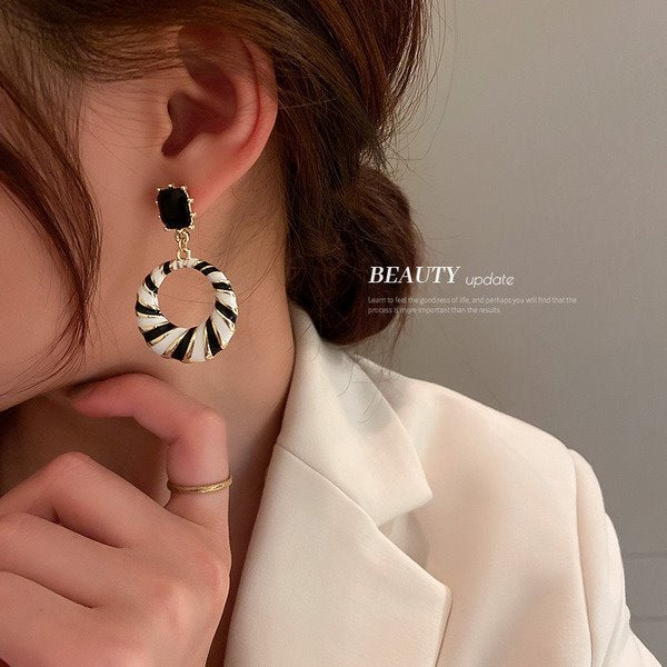 Wholesale alloy geometric black and white stripe Earrings JDC-ES-BY-013 Earrings 宝钰 Wholesale Jewelry JoyasDeChina Joyas De China