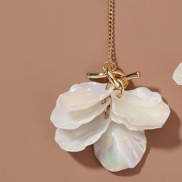 Wholesale Alloy pearl white petal Earrings JDC-RS-NM022 Earrings 诺铭 Wholesale Jewelry JoyasDeChina Joyas De China