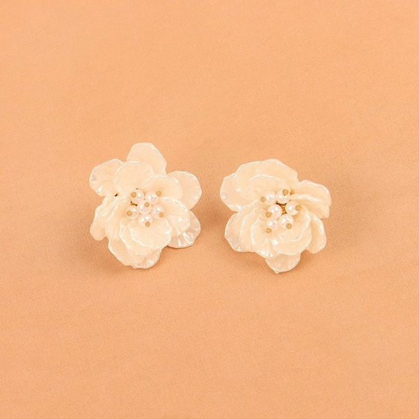 Wholesale Alloy White Pearl Flower Earrings JDC-ES-GSLSY005 Earrings JoyasDeChina Wholesale Jewelry JoyasDeChina Joyas De China