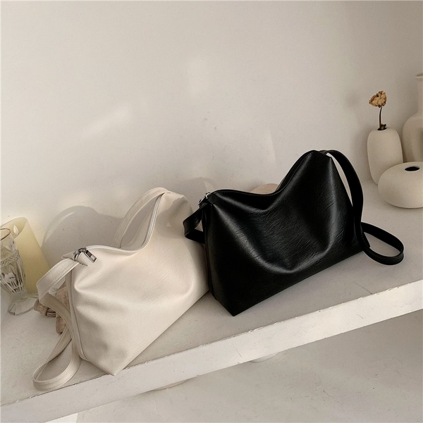 Bulk Jewelry Wholesale Black cool Hong Kong style PU leather Shoulder bag JDC-SD-ds005 Wholesale factory from China YIWU China
