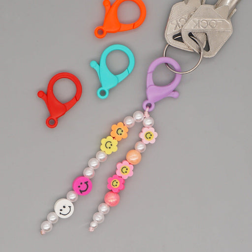 Wholesale Boho Resin Acrylic Imitation Pearl Beaded Flower Smiley Lanyard Keychain JDC-KC-Yuxz002 Keychains 煜星珠 Wholesale Jewelry JoyasDeChina Joyas De China