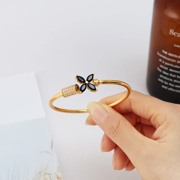 Wholesale Copper Gold Plated Rhinestone Four-Leaf Clover Bracelet JDC-BT-ZiR004 Bracelet 孜瑞 Wholesale Jewelry JoyasDeChina Joyas De China