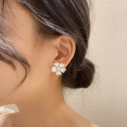 Bulk Jewelry Wholesale Earrings White dripping flowers Alloy JDC-ES-W124 Wholesale factory from China YIWU China