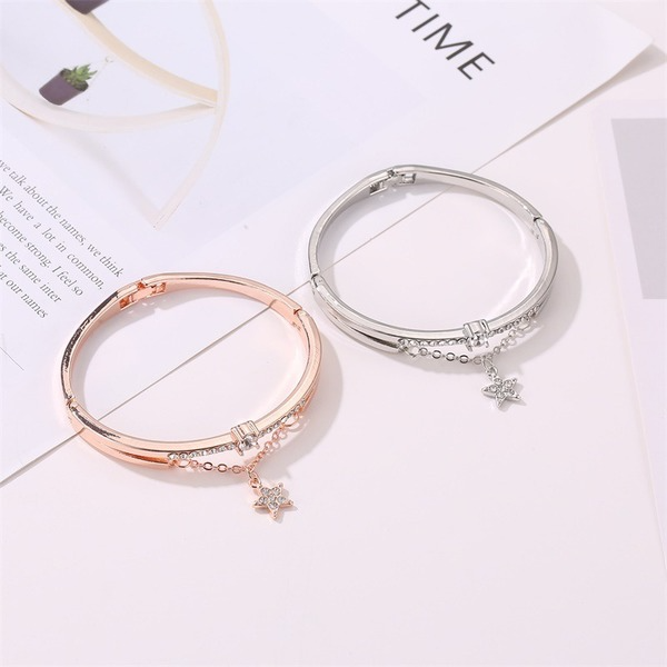 Bulk Jewelry Wholesale gold alloy five-pointed star diamond bracelet JDC-BT-D453 Wholesale factory from China YIWU China