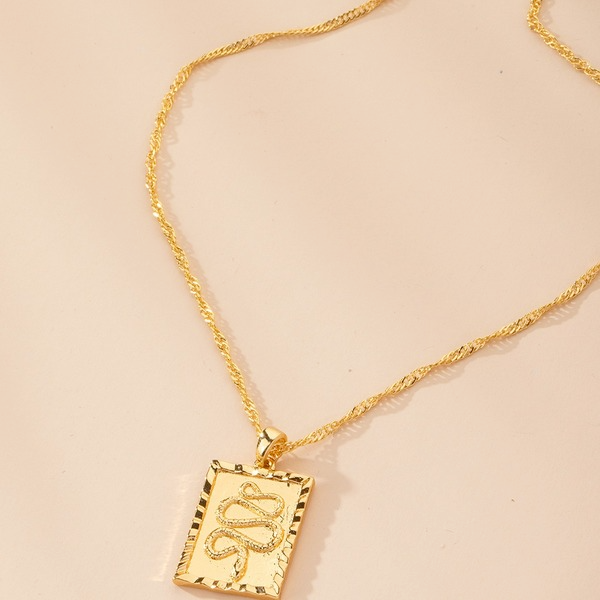 Bulk Jewelry Wholesale gold alloy serpentine pendant necklace JDC-NE-GSAYN001 Wholesale factory from China YIWU China