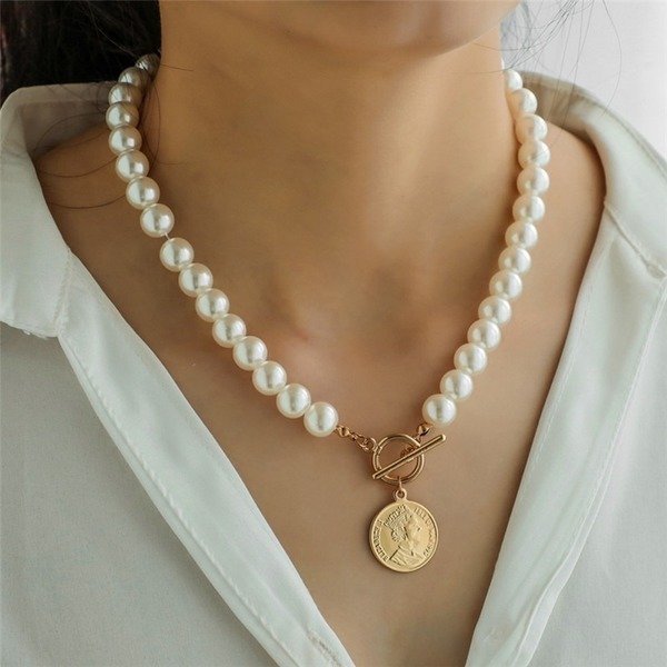 Bulk Jewelry Wholesale Necklace human head coin pearl one word buckle open collarbone chain JDC-NE-xc025 Wholesale factory from China YIWU China