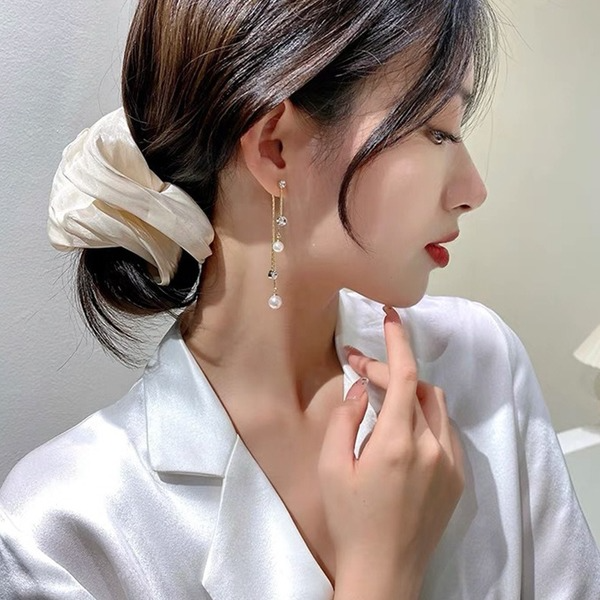 Wholesale pearl rhinestone tassel alloy earrings JDC-ES-W385 Earrings JoyasDeChina Wholesale Jewelry JoyasDeChina Joyas De China