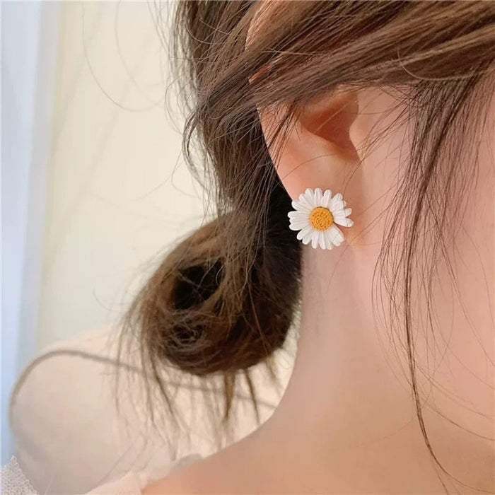 Wholesale Small Daisy Silver Needle Alloy Earrings JDC-ES-XuF117 Earrings 旭帆 Wholesale Jewelry JoyasDeChina Joyas De China