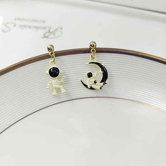 Wholesale star moon astronaut asymmetric S925 silver needle Earrings JDC-ES-HZQ009 Earrings 青之荷 Wholesale Jewelry JoyasDeChina Joyas De China