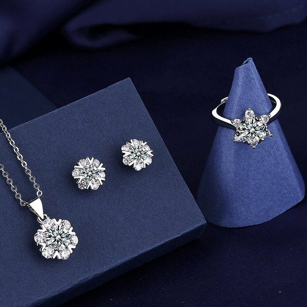 Wholesale Sterling Silver Jewelry Copper Inlaid Zircon Snowflake Earrings Ring Necklace Set JDC-NE-BLX022 Necklaces 宝来兴 Wholesale Jewelry JoyasDeChina Joyas De China