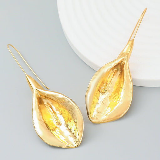 Wholesale yellow alloy leaf earrings. JDC-ES-JL930 Earrings 氿乐 Wholesale Jewelry JoyasDeChina Joyas De China